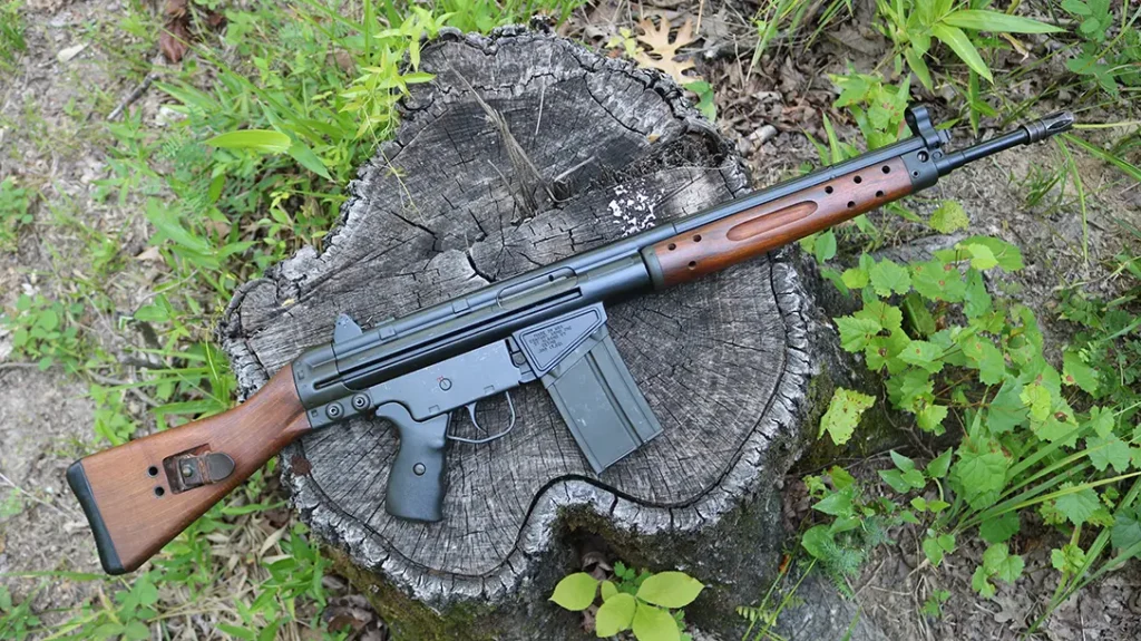 The Spanish CETME rifle in the field.