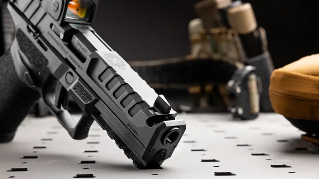 The Echelon Comp has an integrate compensator.