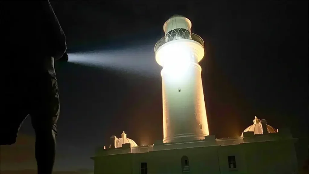 Each of the two types of flashlights serves different purposes.