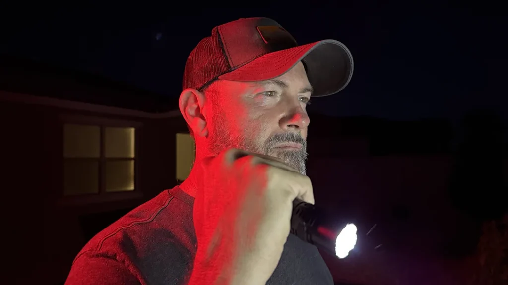 It has a dual-switch interface: a tail switch for instant on/off and a side switch to cycle through five brightness levels and access the strobe.