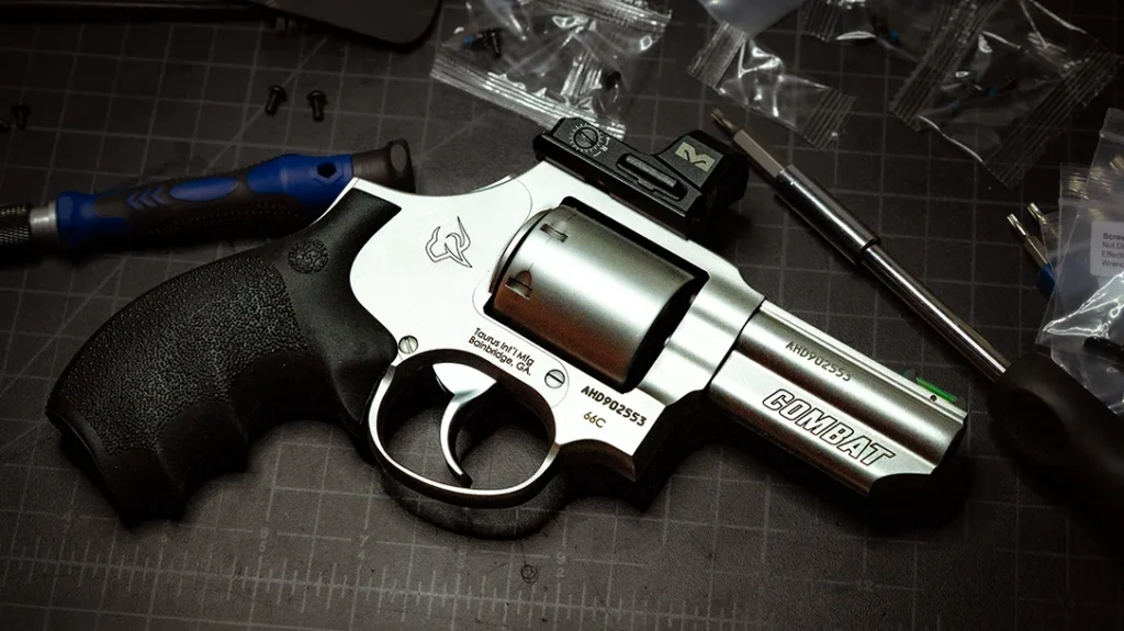 The author chose to mount a Meprolight MPO DF (RMR) with a Judge Plate from. C+H.